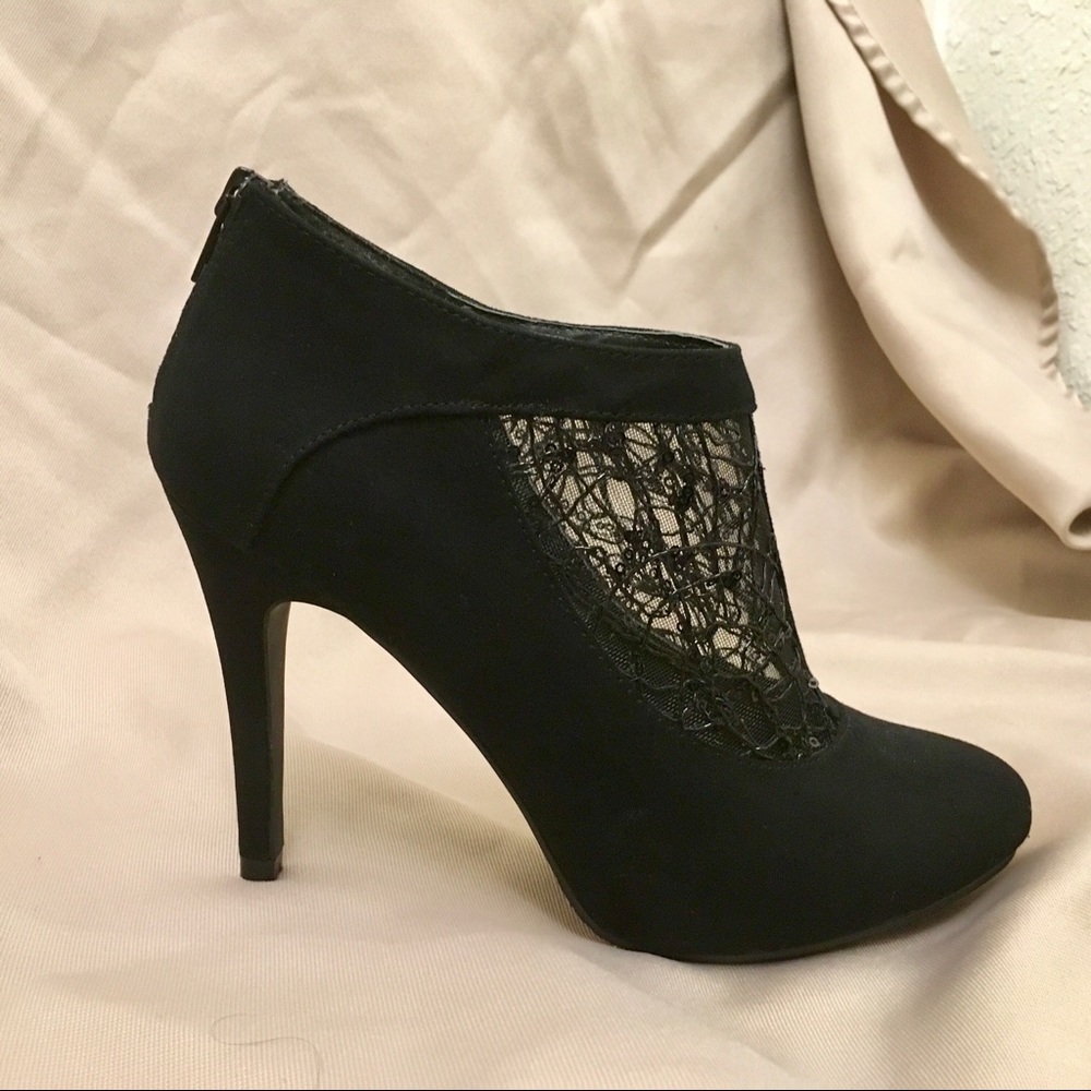 🌟 Styluxe - Black Billion Bootie